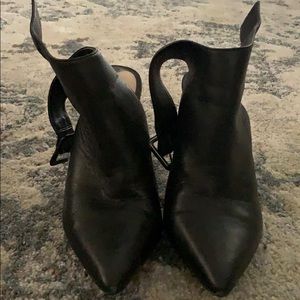 Black Gianni Bini booties